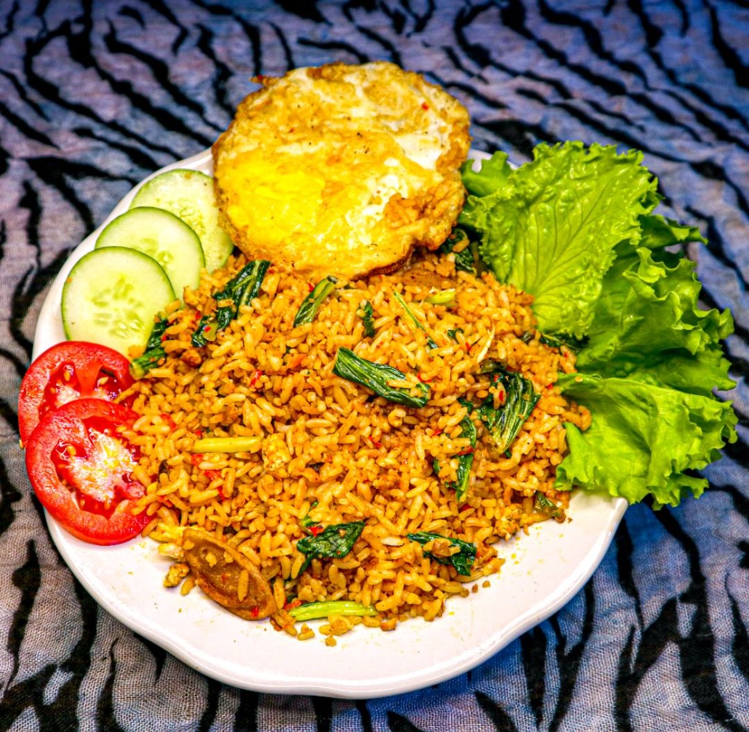 Mbak Lili's Gurame Soup: The Secret Flavor That Makes Cilacap Residents Queue